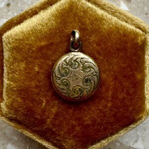 Antique Locket Victorian Yellow Gold Filled Pendant
